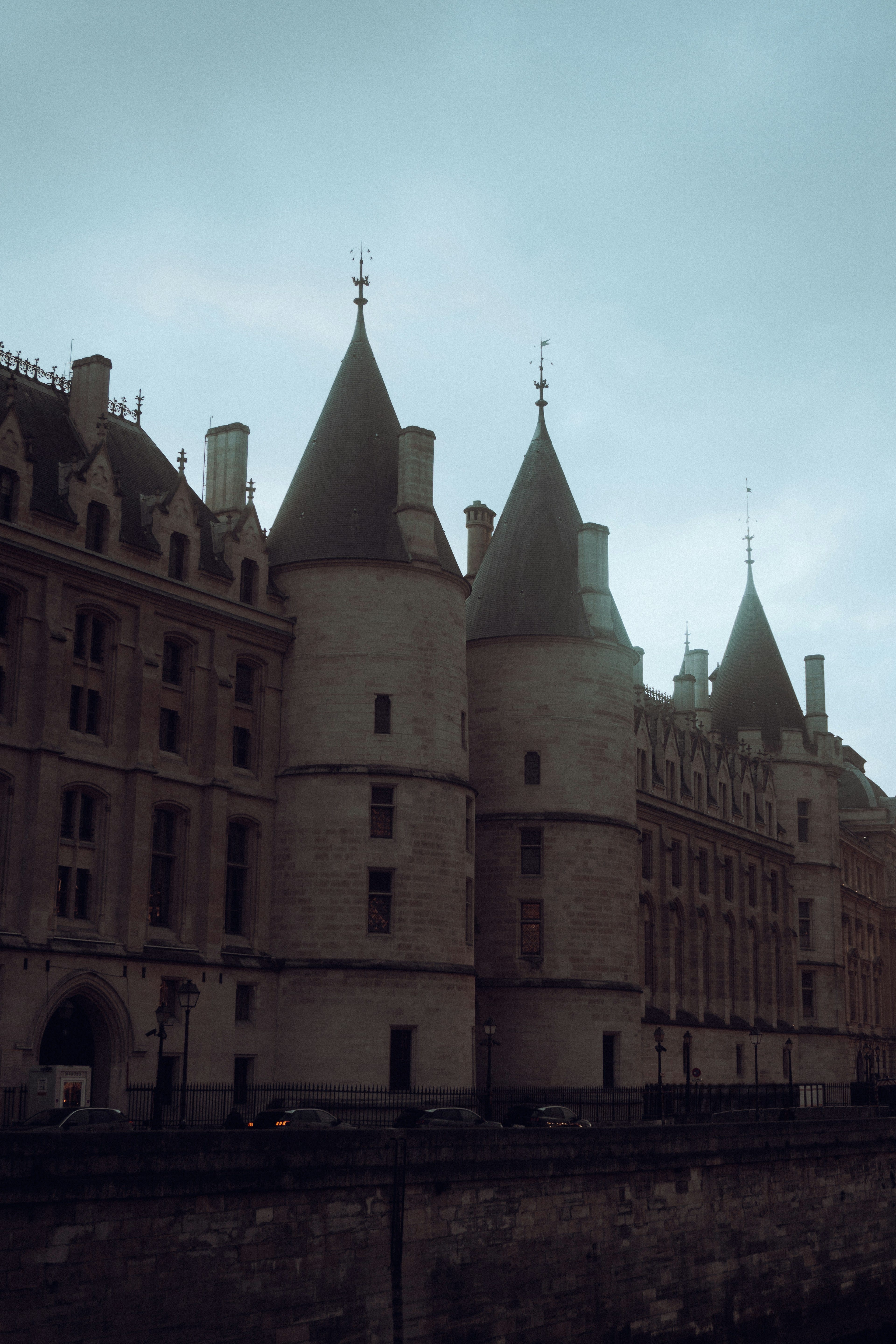 Tours et horloge de la Conciergerie, Paris